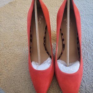 Brand New Deep Coral Crown Vintage Pumps